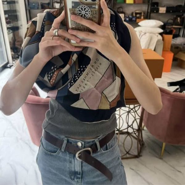 圖片 Hermes 羊絨幾何圖騰三角巾