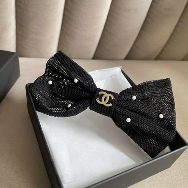 圖片 Chanel 24a 黑金珍珠網紗蝴蝶結髮夾
