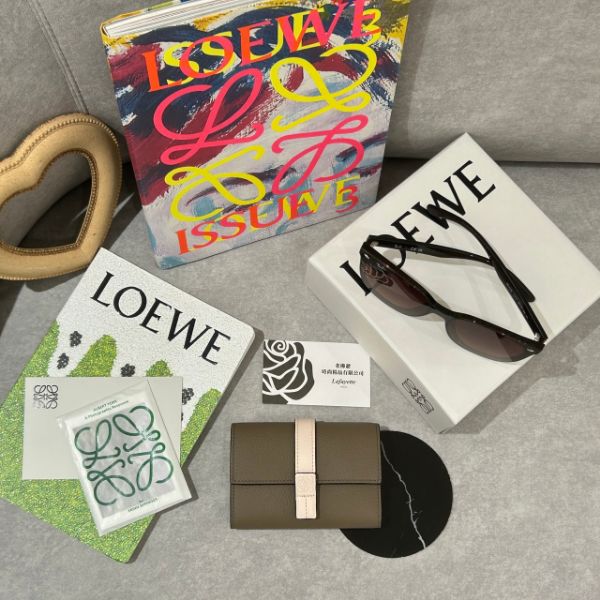 圖片 LOEWE 灰褐色/滑石色牛皮三折短夾