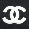 圖片 Chanel 24K 黑x白雙面大LOGO羊絨圍巾