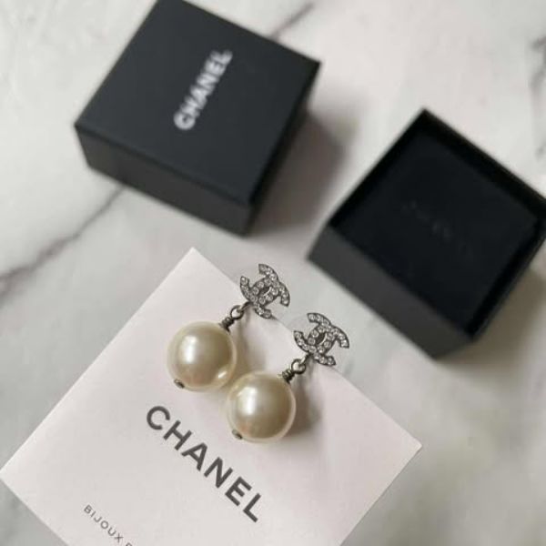 圖片 Chanel 23v經典款小珍珠水鑽耳針