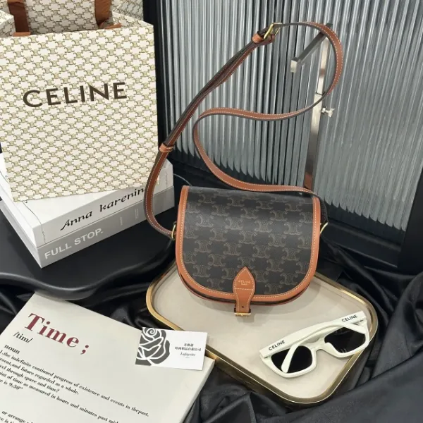 圖片 CELINE TRIOMPHE 凱旋老花馬鞍包