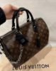 圖片 LV 25 秋冬 M12243 Speedy Soft 30 Dark 黑色皮革飾邊手提肩背包