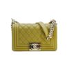 圖片 Chanel 展示品 Boy 菱格羊皮淡金釦掀蓋斜背包-20cm(A67085-芥末綠)