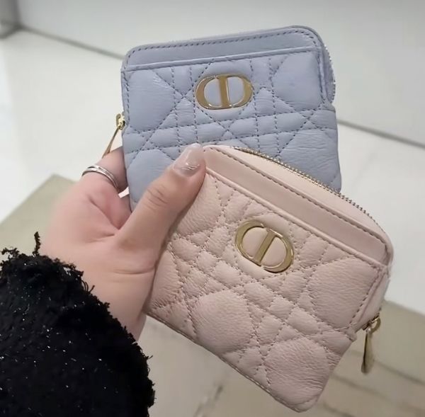 圖片 《現貨最低特價 》DIOR Caro Lavender 錢包 粉色柔軟 Cannage 籐格紋小牛皮