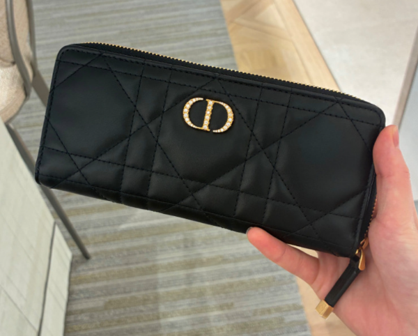 圖片 《現貨最低特價 》DIOR Miss Caro Voyageur 薄款錢包綴以水晶 大籐格紋羊皮