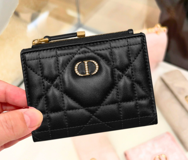 圖片 《現貨最低特價 》 Dior Caro Dahlia 錢包 綴以水晶 黑色 Macrocannage 大籐格紋羊皮