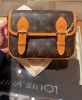 圖片 LV 25 秋冬新款 M26805 Satchel 小型郵差包