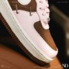NICEDAY 現貨 Nike Air Force 1 '07 LX 小勾 草莓 巧克力 粉棕 女鞋 IO7595-211