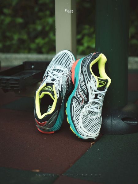 Saucony Progrid Omni9 Silver Mutant S7073927	