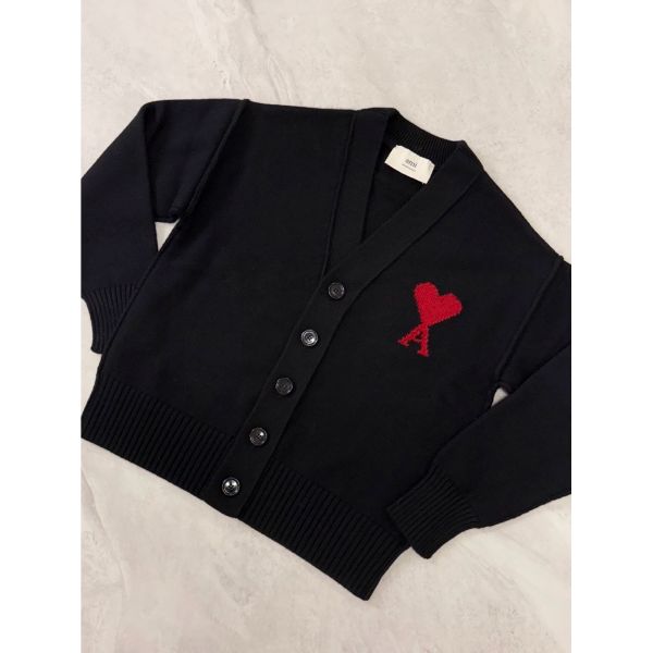 圖片 Ami 經典 黑紅配色 愛心logo設計 毛衣 針織罩衫 外套 開襟衫