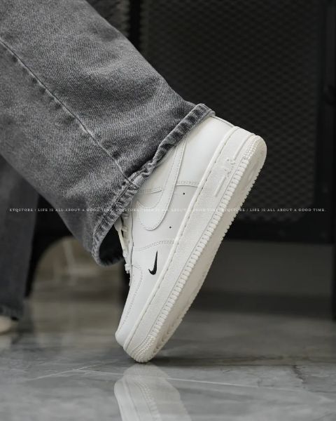 圖片 KTQ STORE 現貨 NIKE AIR FORCE 1 AF1 奶油白 黑 刺繡小勾 復古 女鞋 HF1058-133