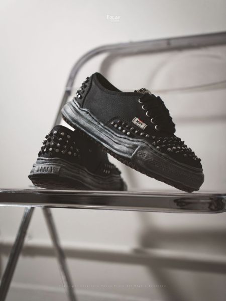 Maison MIHARA YASUHIRO Baker OG Sole Studded Canvas Low top Sneaker BlackMMY  A15FW733	