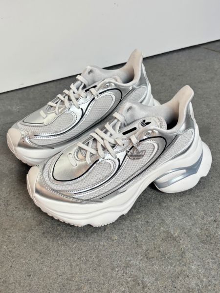 圖片 Adidas Originals Ozvenuz 液態銀 白銀色 銀灰色 銀色 Y2K 厚底 復古 慢跑鞋 老爹鞋 KI0557/預購