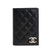 圖片 CHANEL 經典荔枝牛皮菱格紋雙C 金屬LOGO護照夾 (黑色)