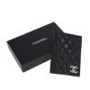 圖片 CHANEL 經典荔枝牛皮菱格紋雙C 金屬LOGO護照夾 (黑色)