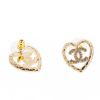 圖片 CHANEL 香奈兒 新款縷空格紋愛心CC LOGO水鑽貼耳針式耳環 (淡金)