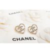 圖片 CHANEL 香奈兒 新款縷空格紋愛心CC LOGO水鑽貼耳針式耳環 (淡金)