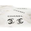圖片 CHANEL 新款雙色雙C LOGO水鑽琺瑯穿式耳環 (黑/銀)