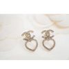 圖片 CHANEL 新款雙C LOGO 愛心水鑽穿式耳環 (金色)