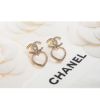 圖片 CHANEL 新款雙C LOGO 愛心水鑽穿式耳環 (金色)