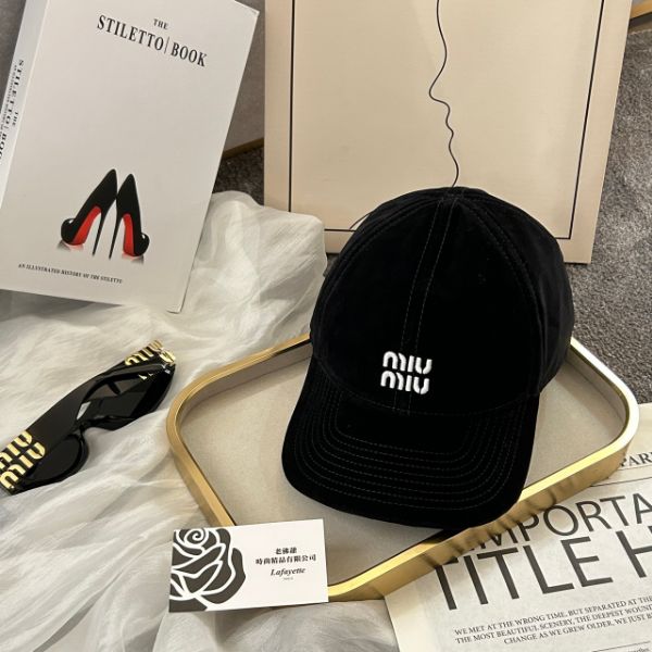 圖片 MIUMIU 絲絨抽繩棒球帽