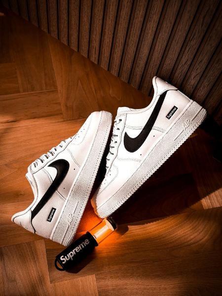 圖片 鞋教 預購 Supreme x Nike Air Force 1'07 Low "White Black" 聯名款 Logo 白色黑勾 CU9225-102