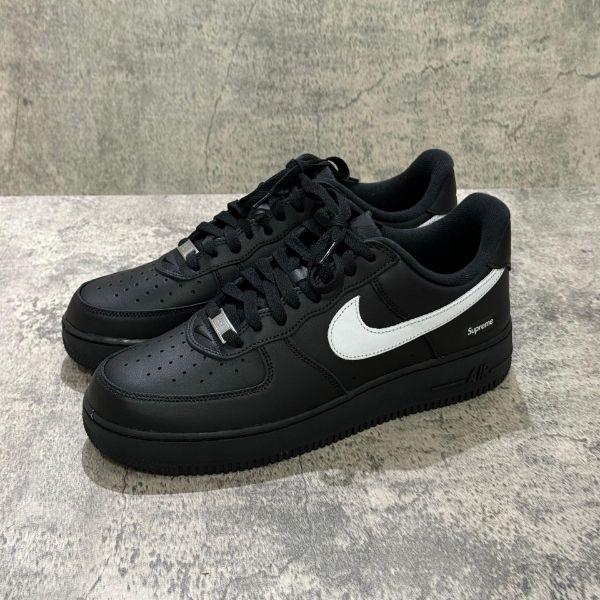 圖片 鞋教 預購 Supreme x Nike Air Force 1'07 Low "Black White" 聯名款 Logo 黑色白勾 CU9225-002