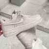 NICEDAY 代購 Nike Air Force 1 骨白 海鹽白 泡泡勾 米白 麂皮 白 米色 HV4406-001