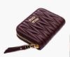 圖片 《我最便宜!全新正品》MIU MIU Matelassé零錢包 酒紅色
