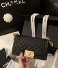 圖片 CHANEL Boy 20 cm 荔枝黑金 