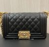圖片 CHANEL Boy 20 cm 荔枝黑金 