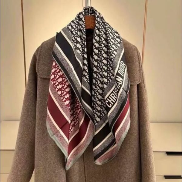 圖片 Dior 老花絲質雙面方巾