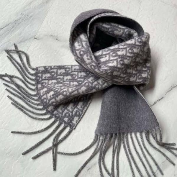 圖片 Dior 新款老花羊絨圍巾