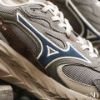 NICEDAY 部分現貨 / 代購 Mizuno Astro LS 復古 灰藍 灰 灰色 機能 慢跑 登山 山系 運動鞋 D1GH252104