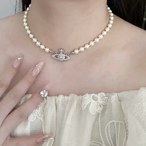 圖片 VIVIENNE WESTWOOD 西太后 MINI BAS RELIEFCHOKER 浮雕土星吊墜 銀 珍珠項鍊