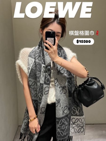 圖片 LOEWE 經典款 棋盤格圍巾 黑灰色