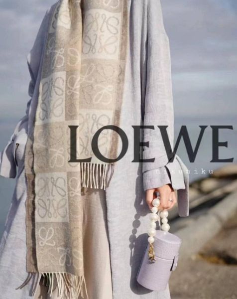 圖片 LOEWE 經典款 棋盤格圍巾 奶茶色