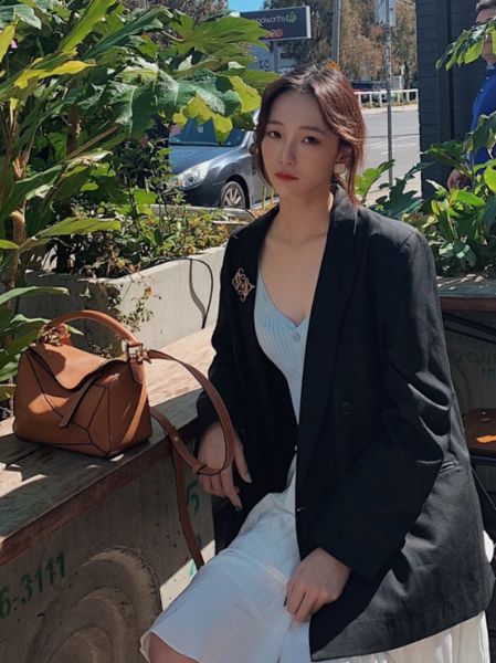 圖片 LOEWE 經典款 玫瑰金胸針