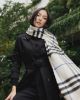 圖片 Burberry 格紋克什米爾圍巾🧣 米灰色
