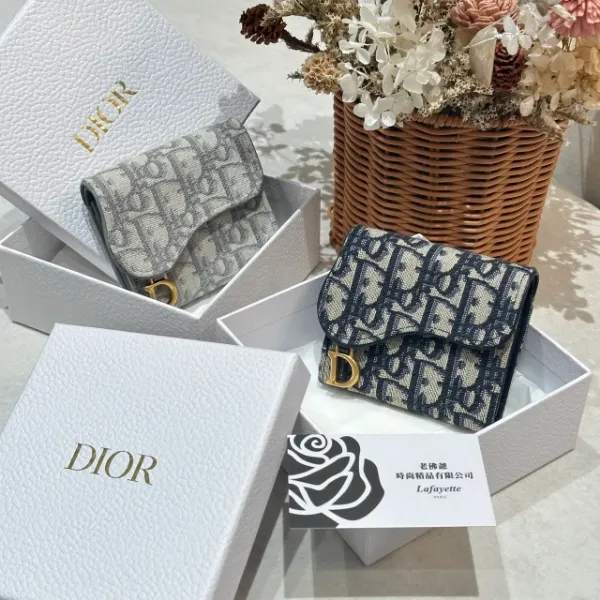 圖片 DIOR SADDLE 經典款淺色三折短夾