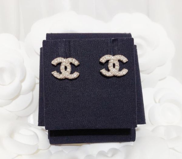 圖片 Chanel香奈兒 經典雙C珍珠耳環 金色不規則珍珠鑲嵌 迷你雙C LOGO款 穿式耳環