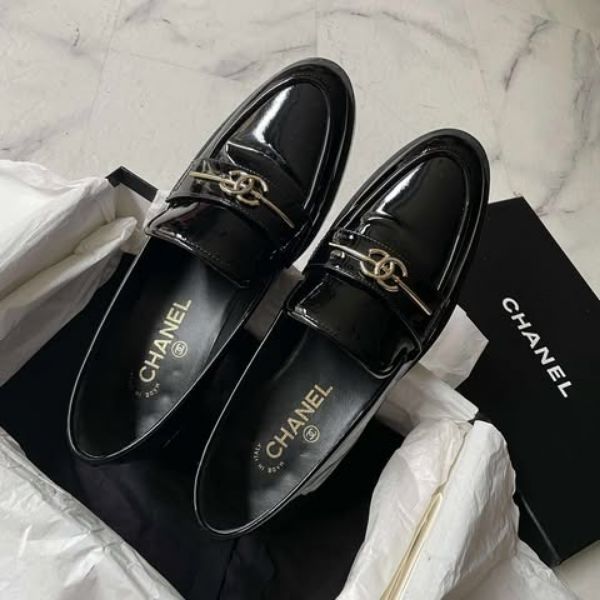 圖片 Chanel 黑金漆皮logo樂福鞋