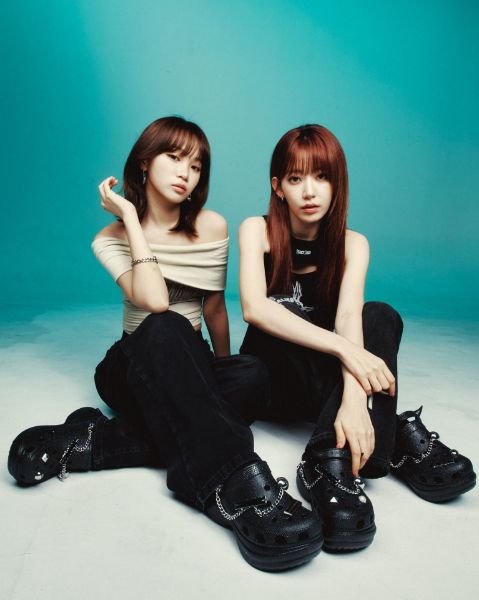 LE SSERAFIM x Crocs BAE CLOG Black 2124549DO	