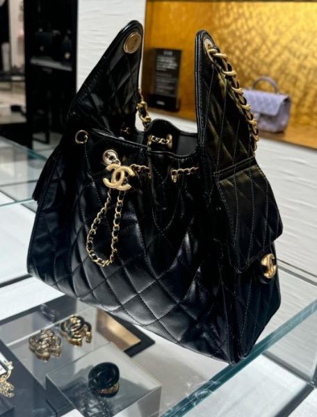 圖片 CHANEL AS5311 25C 秀款 小型Hobo 肩背包 黑 30*26*14 cm