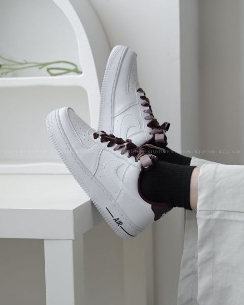 圖片 KTQ STORE 現貨 Nike Air Force 1 Vintage 酒紅絲綢緞帶 純白酒紅 女款 HV4403-600