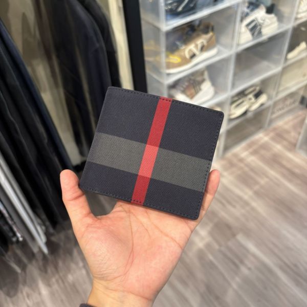 圖片 BURBERRY 經典格紋帆布八卡短夾