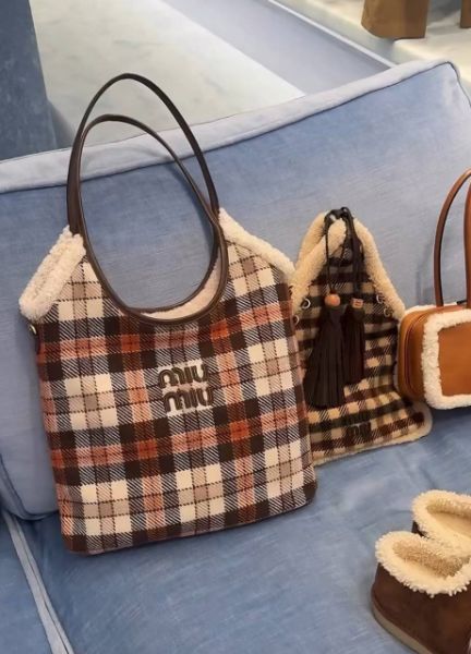 圖片 《我最便宜!全新正品》MIU MIU 新季品 格紋羊毛肩背手提包