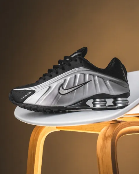 iSNEAKERS 現貨 Nike Shox R4 "Metallic Silver Black" 黑銀 HQ1988-007