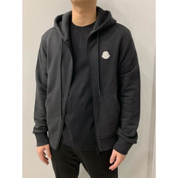 圖片 Moncler 經典小logo設計 黑色連帽外套